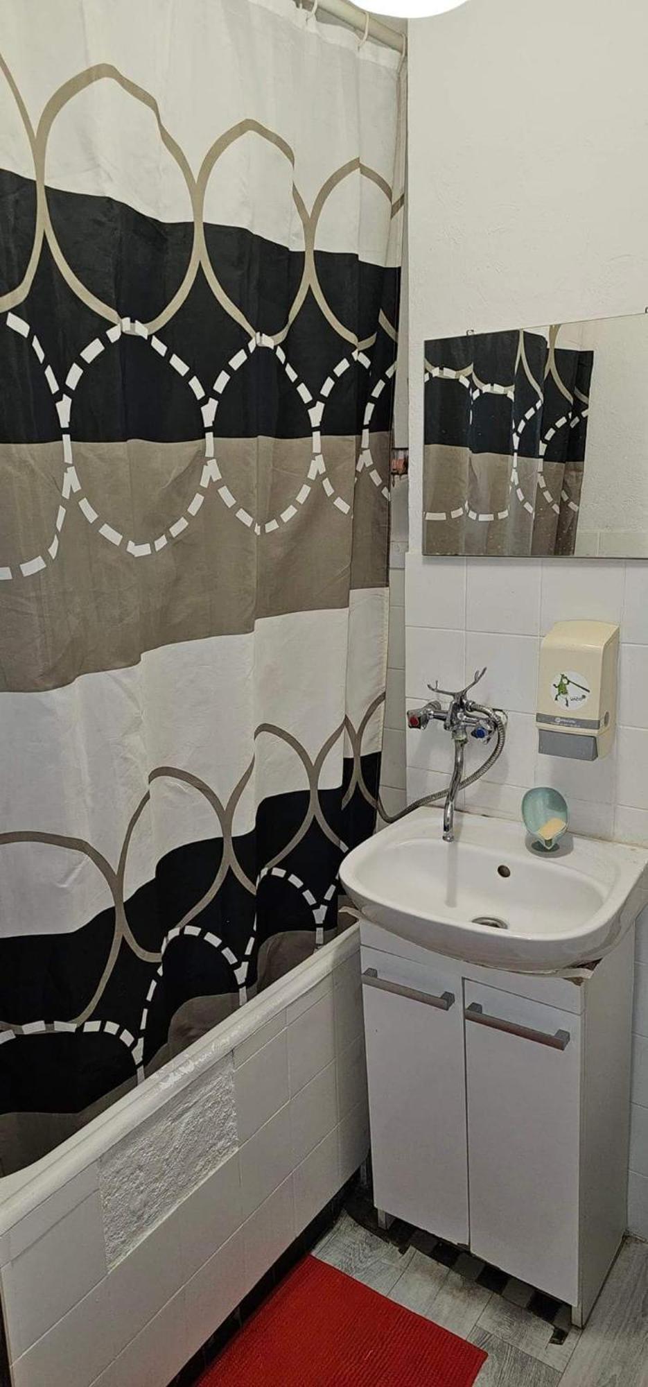 Oddzielny We Wspolnym Mieszkaniu Habitación en casa particular